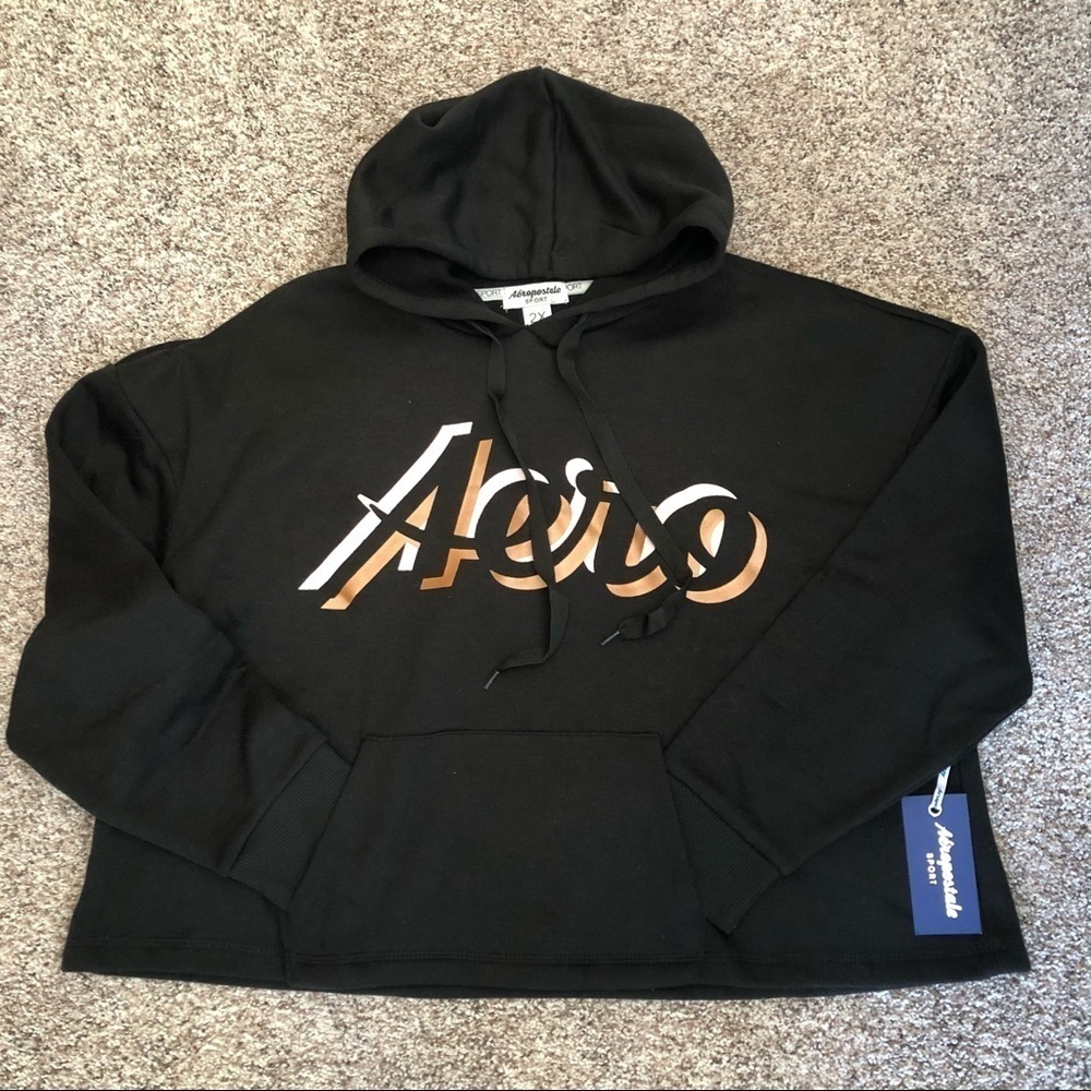 AERO SPORT/ NWT / women’s cropped black pullover hooded sweatshirt/ 2X